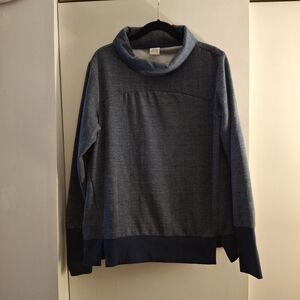 Avia Women's Turtleneck Sweater in Navy and Gray